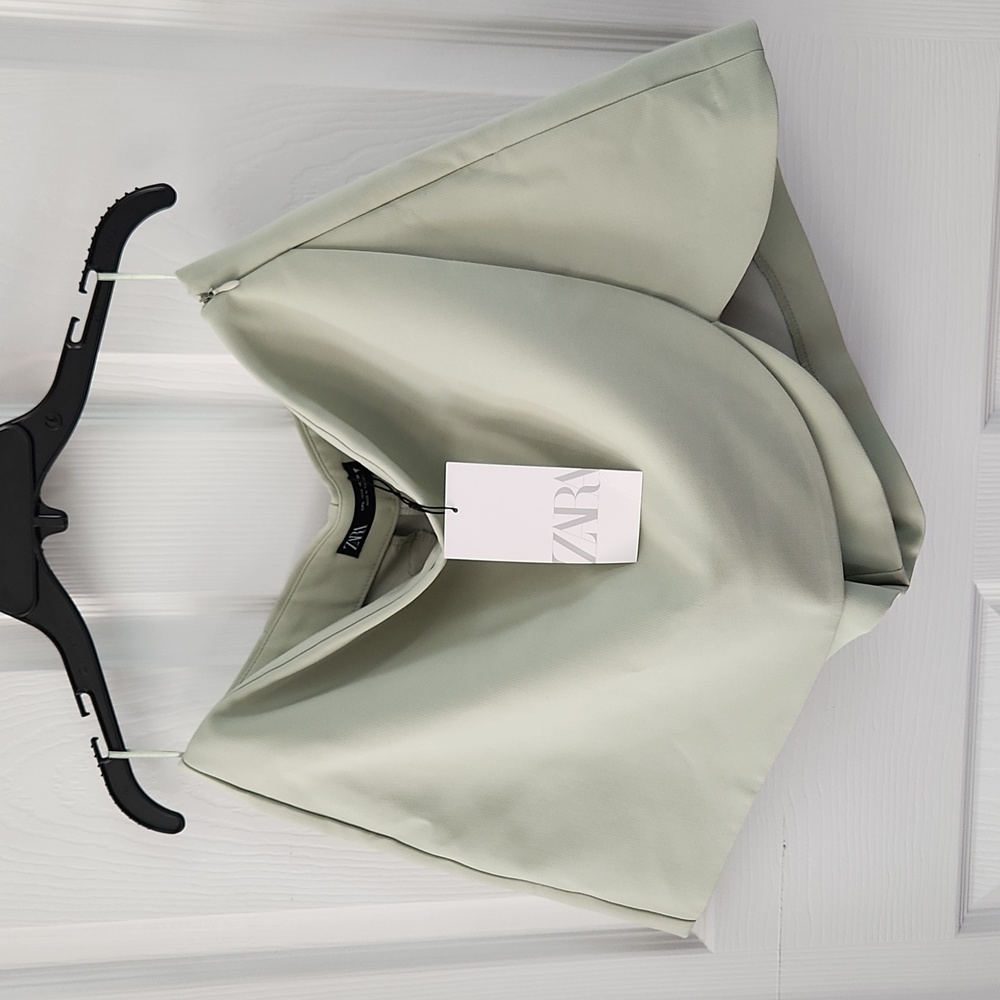 Skort, light turquoise.